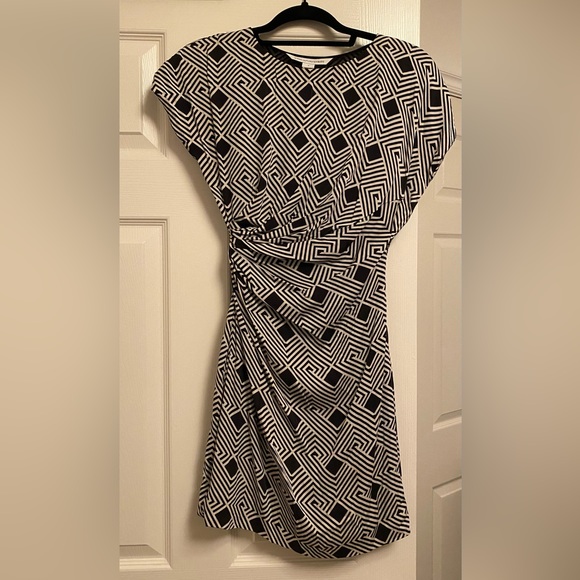 Diane Von Furstenberg Jenna Silk Dress DVF                    SIZE 0 - Picture 6 of 13